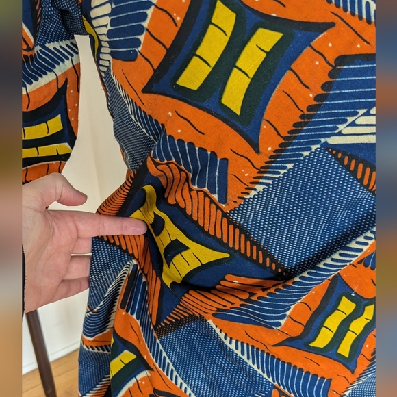 Structured, geometric 60s style dress - Picture 3 of 5